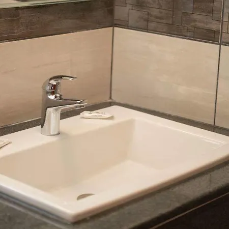 Stefania スカラ・ポタミアス