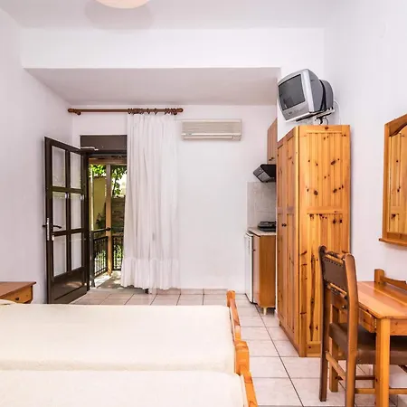 Stefania Apartment *